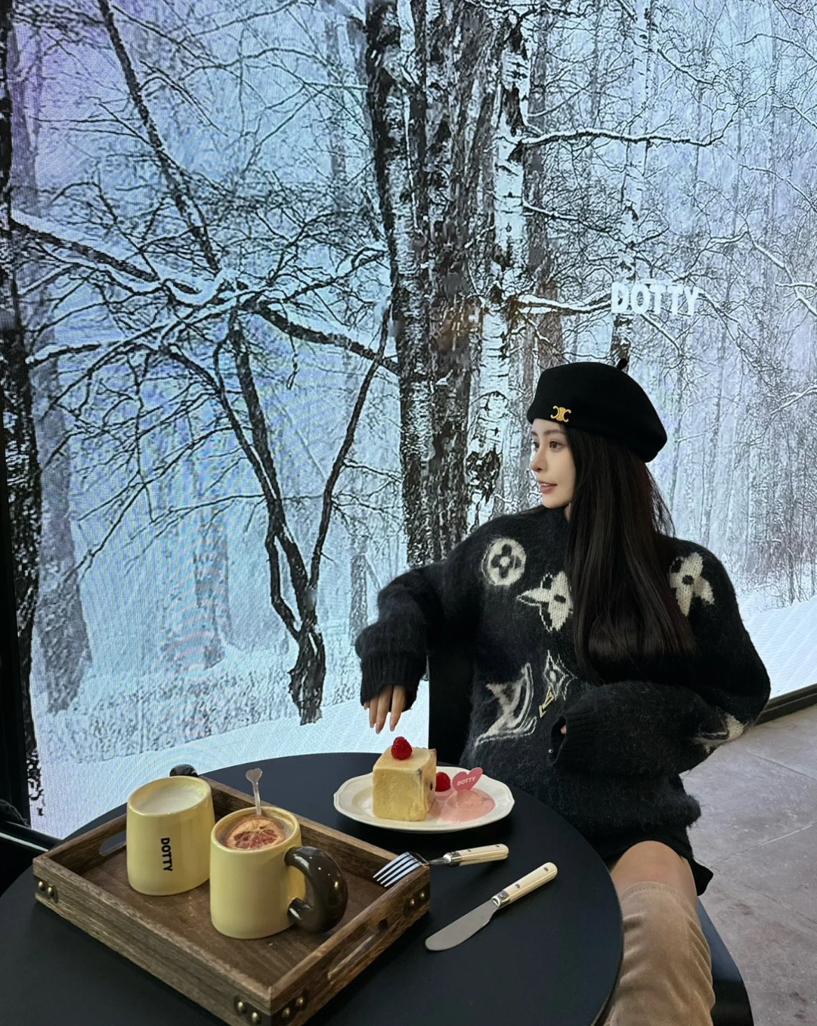 【LOUIS VUITTON 公式旗艦店】ルイヴィトン  セーター好評に付き再入荷！ 240927