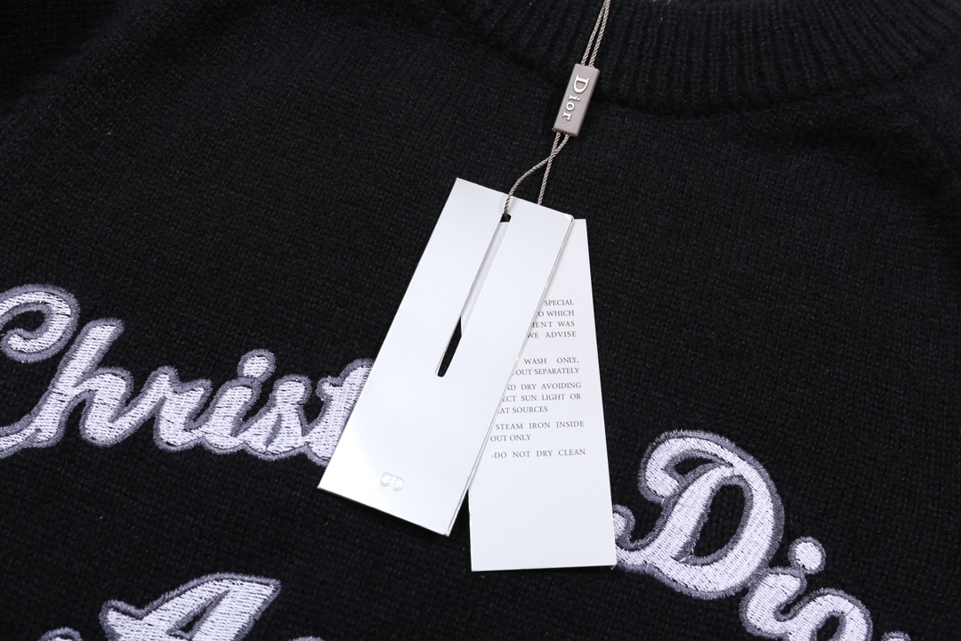 【DIOR 公式旗艦店】ディオール   セーター好評に付き再入荷！ 240929