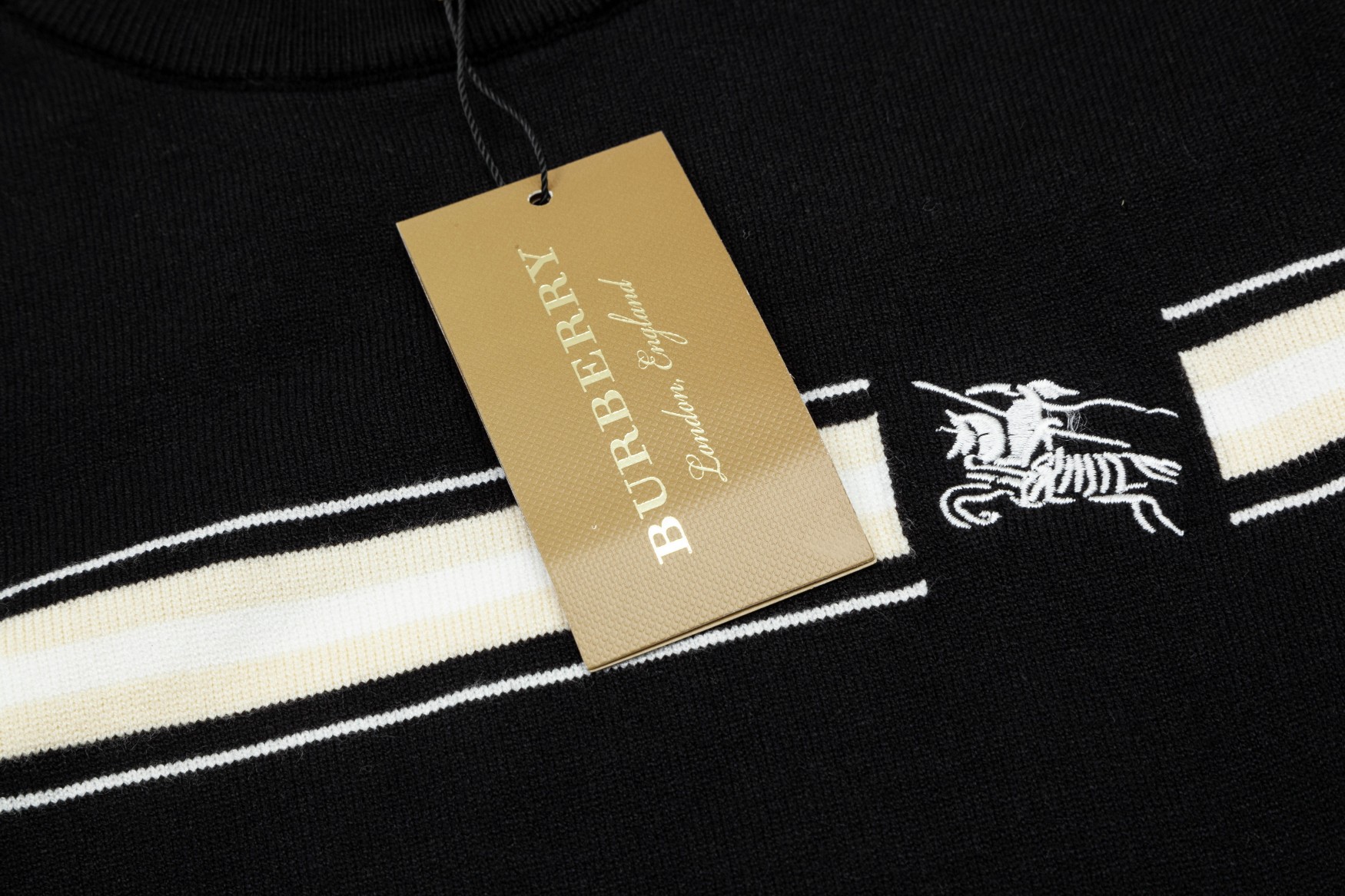 【BURBERRY 公式旗艦店】バーバリー   セーター好評に付き再入荷！ 240930