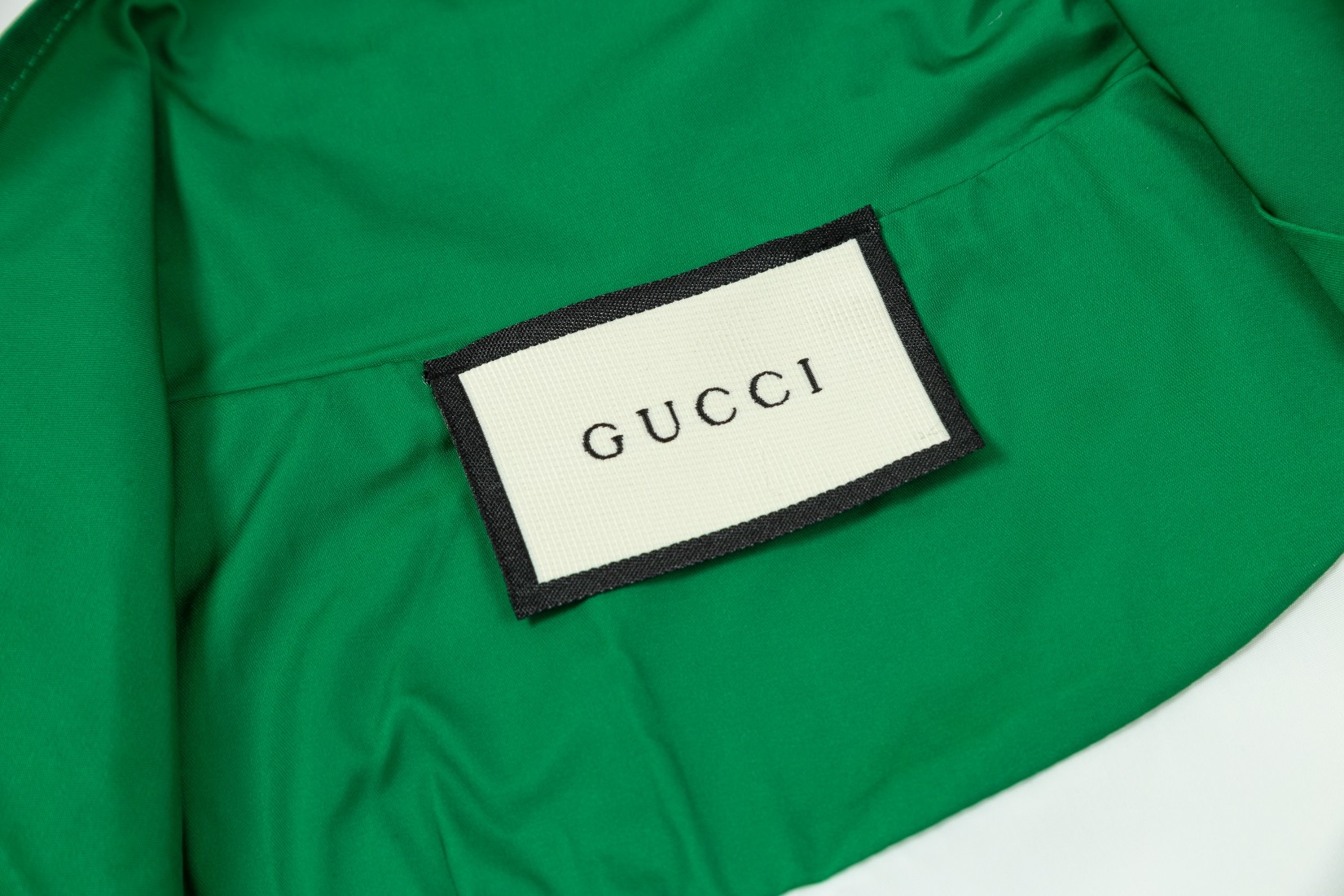 【GUCCI  公式旗艦店】グッチ  ジャケット着 ご好評に付き再入荷！241021