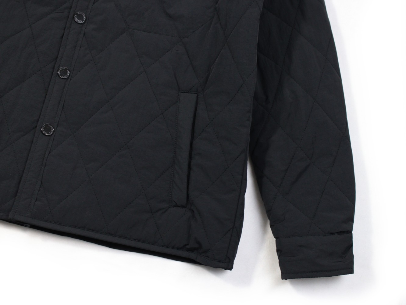 【BURBERRY  公式旗艦店】バーバリー  ジャケット着 ご好評に付き再入荷！241021