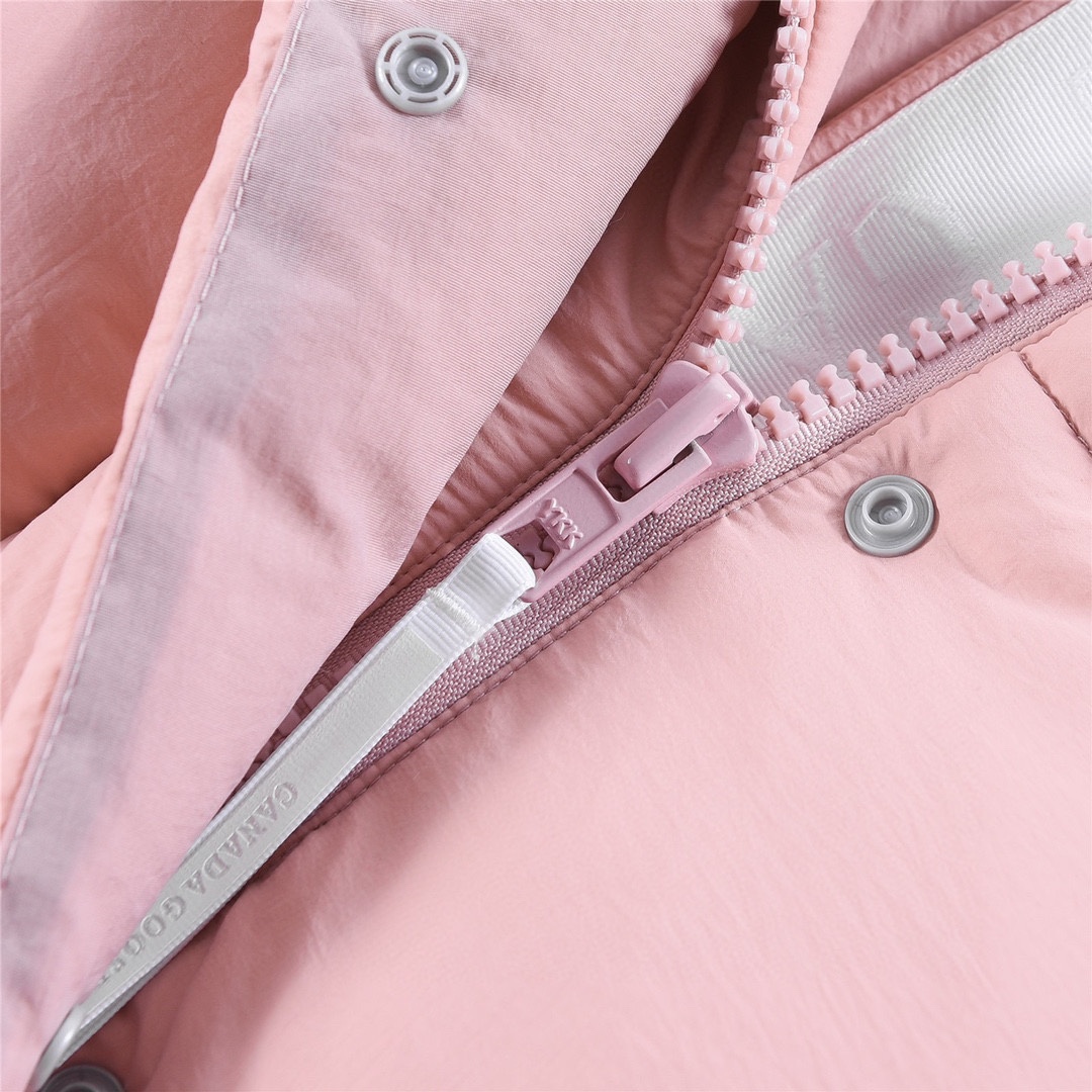 【Canada Goose  公式旗艦店】 カナダグース  ダウンジャケット ご好評に付き再入荷！241022