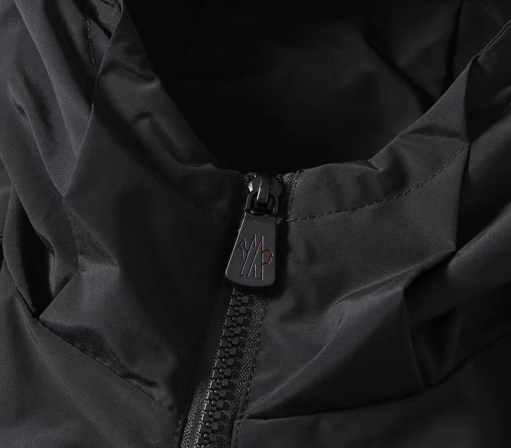 【MONCLER 公式旗艦店】 モンクレール  ジャケット着 ご好評に付き再入荷！241023