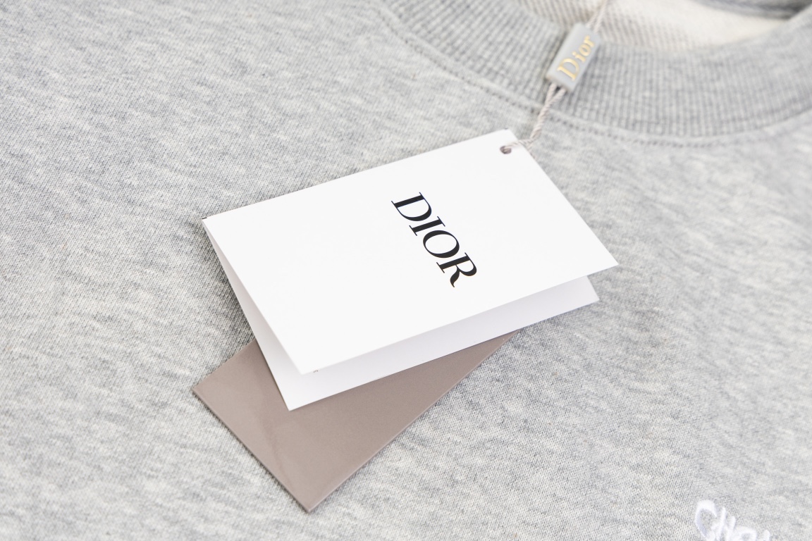 【DIOR 公式旗艦店】ディオール  丸首の衛衣 スウェットご好評に付き再入荷 241025