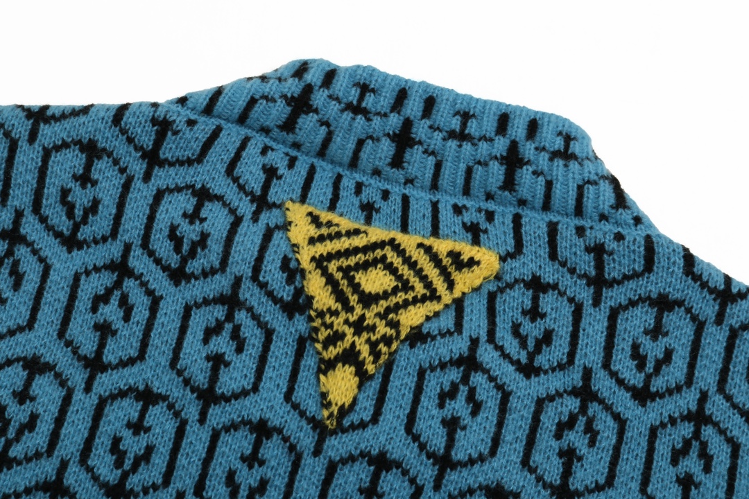 【PRADA   公式旗艦店】プラダ  セーター好評に付き再入荷！ 241031