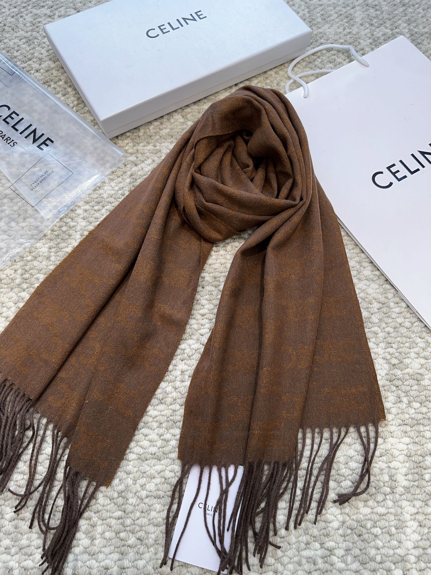 【CELINE セリーヌ】スカーフ 37*200CM  241108