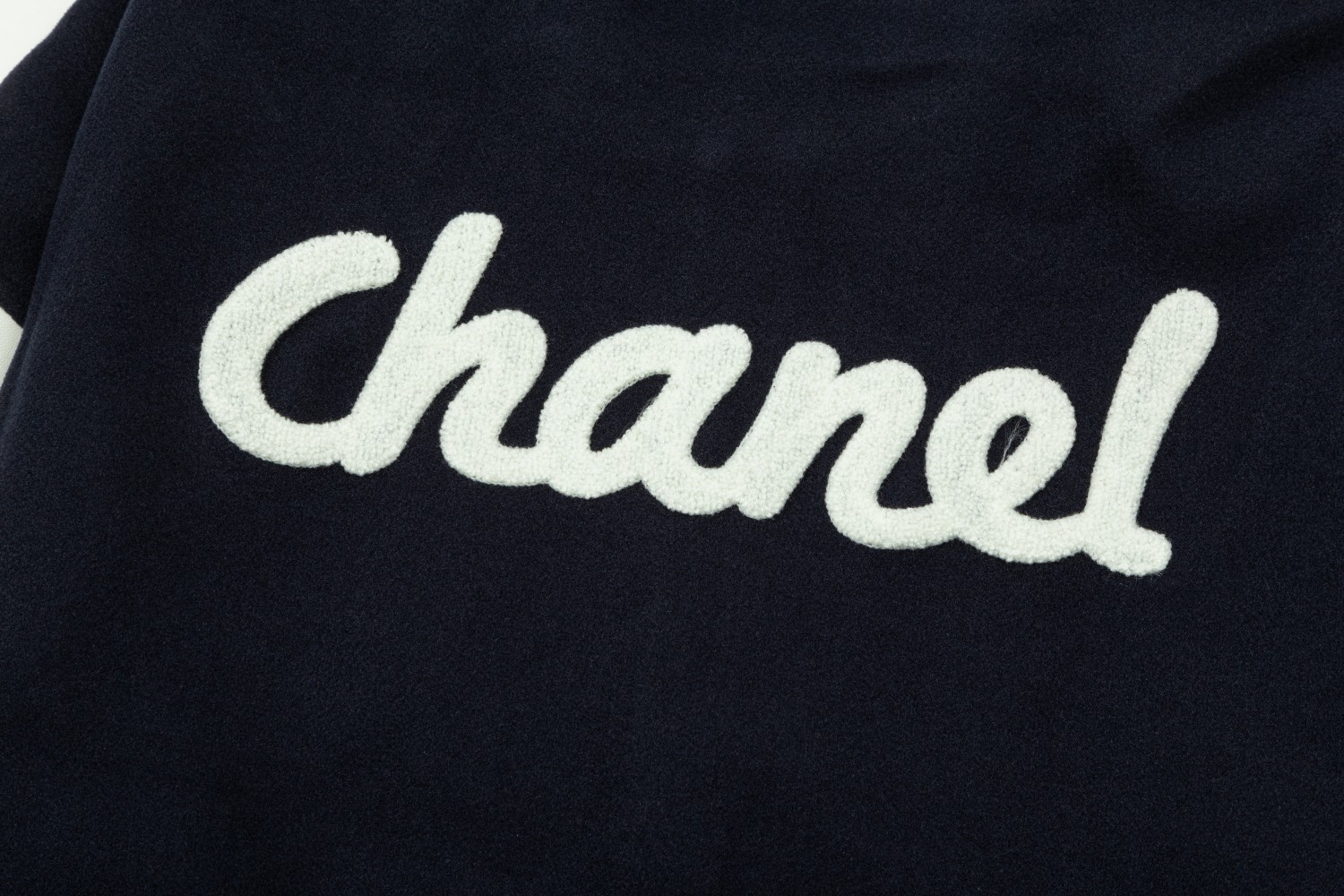 【CHANEL  公式旗艦店】シャネル   ジャケット着 好評に付き再入荷！241028