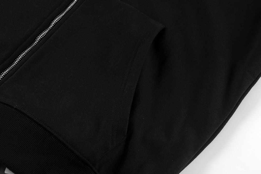 【CHROME HEARTS 公式旗艦店】クロムハーツ  パーカー  スウェットご好評に付き再入荷  241114