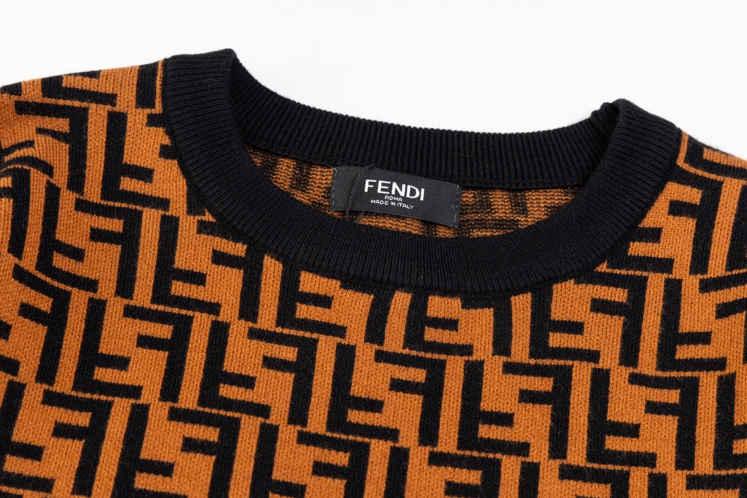 【FENDI 公式旗艦店】フェンディ   セーター好評に付き再入荷！ 241116