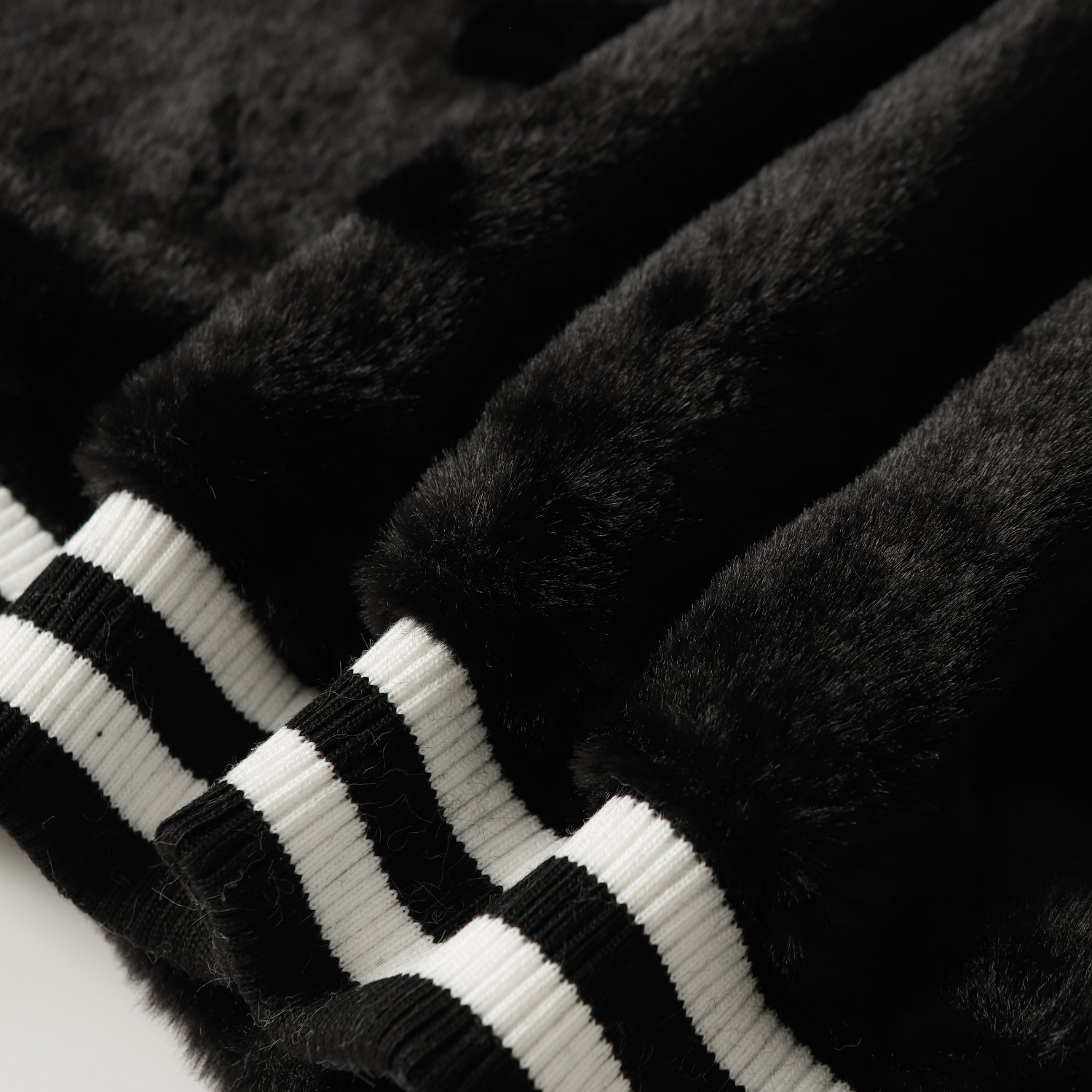 【CHROME HEARTS】クロムハーツ  ジャケット着ご好評に付き再入荷！241118