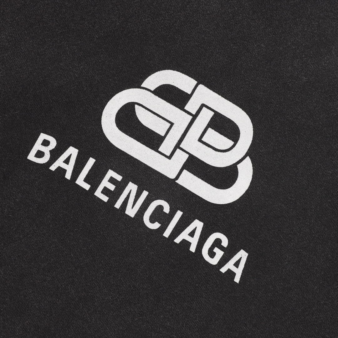 【BALENCIAGA 公式旗艦店】バレンシアガ 丸首の衛衣 スウェット ご好評に付き再入荷！241120