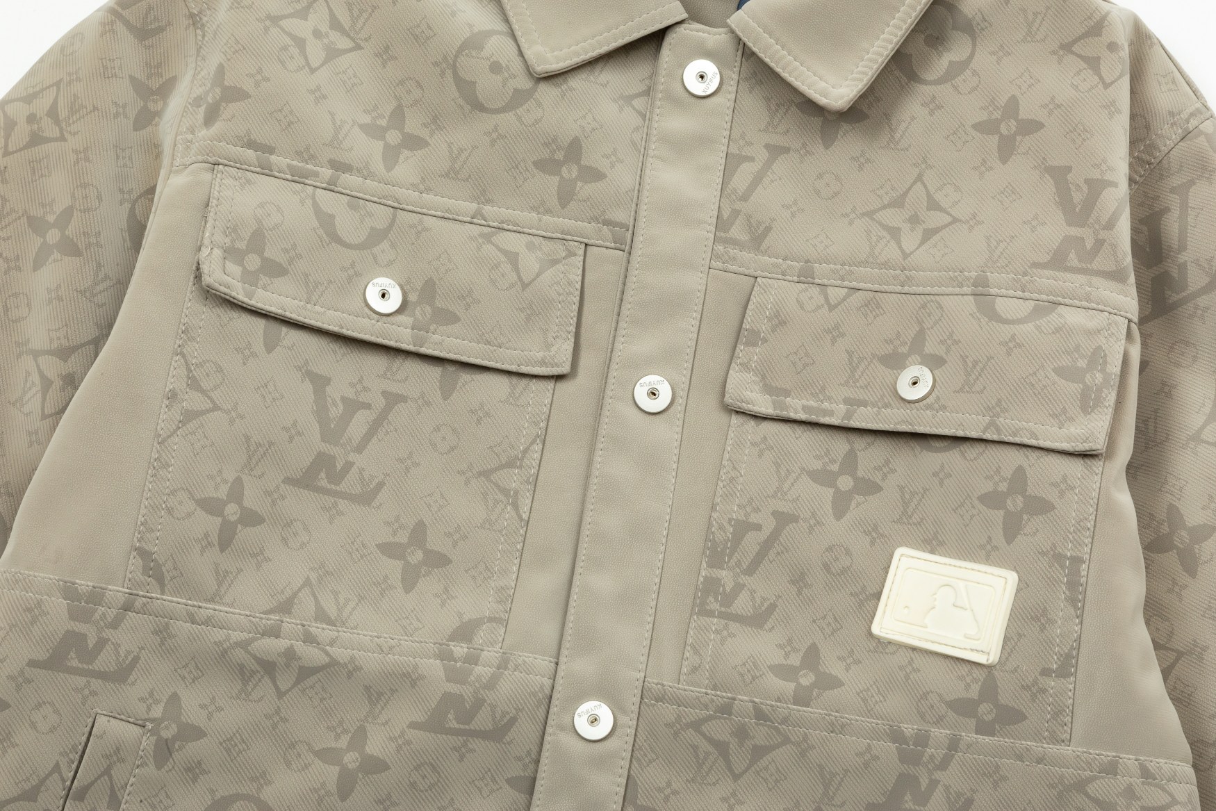 LV【LOUIS VUITTON  公式旗艦店】ルイヴィトン ジャケット着 好評に付き再入荷！241122