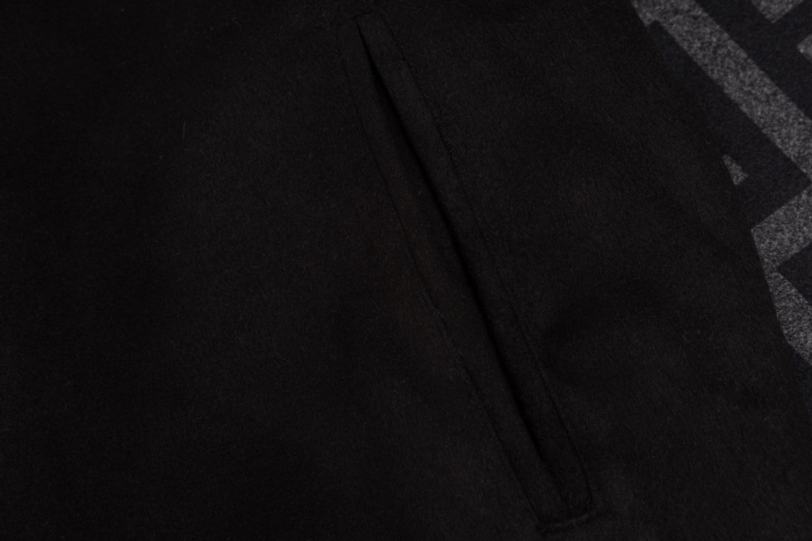 【FENDI  公式旗艦店】フェンディジャケット着 好評に付き再入荷！