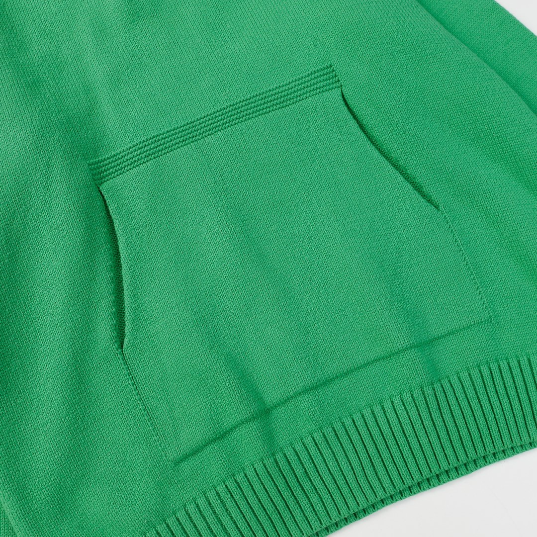 【BALENCIAGA  公式旗艦店】バレンシアガ   セーター好評に付き再入荷！ 241123