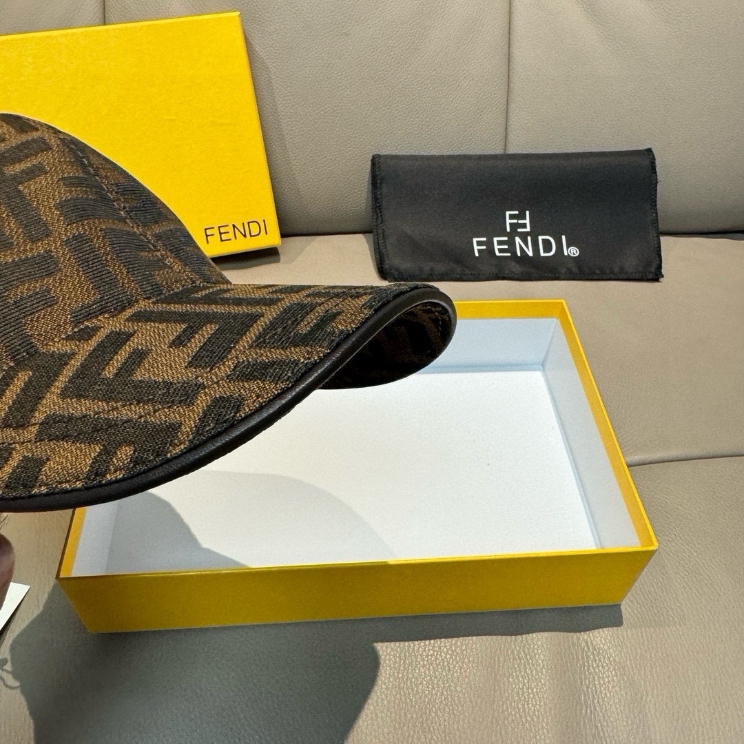 【FENDI  フェンディ】【数量限定】 野球帽 / ハット   241125