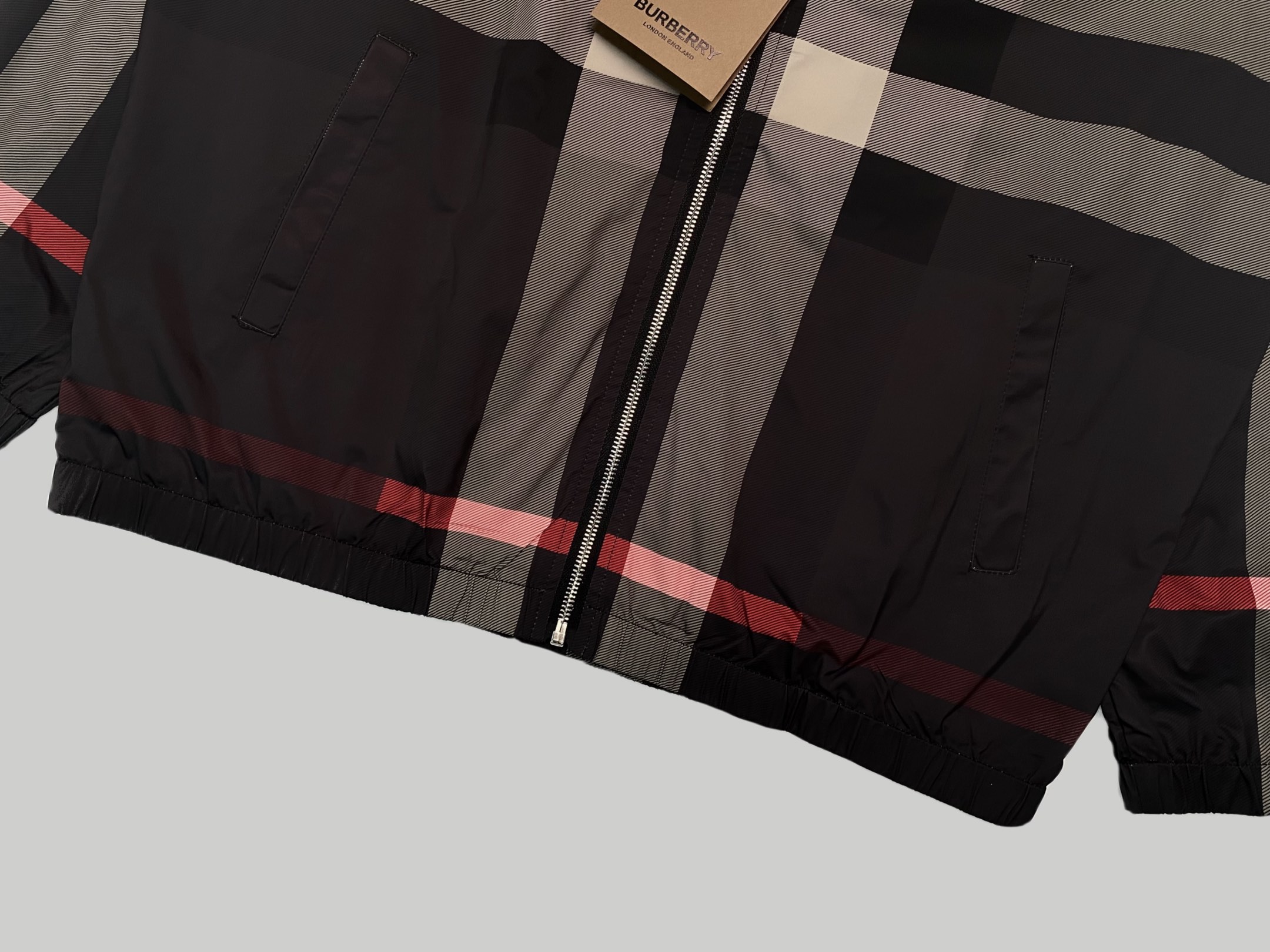 【BURBERRY  公式旗艦店】バーバリー  ジャケット 好評に付き再入荷！