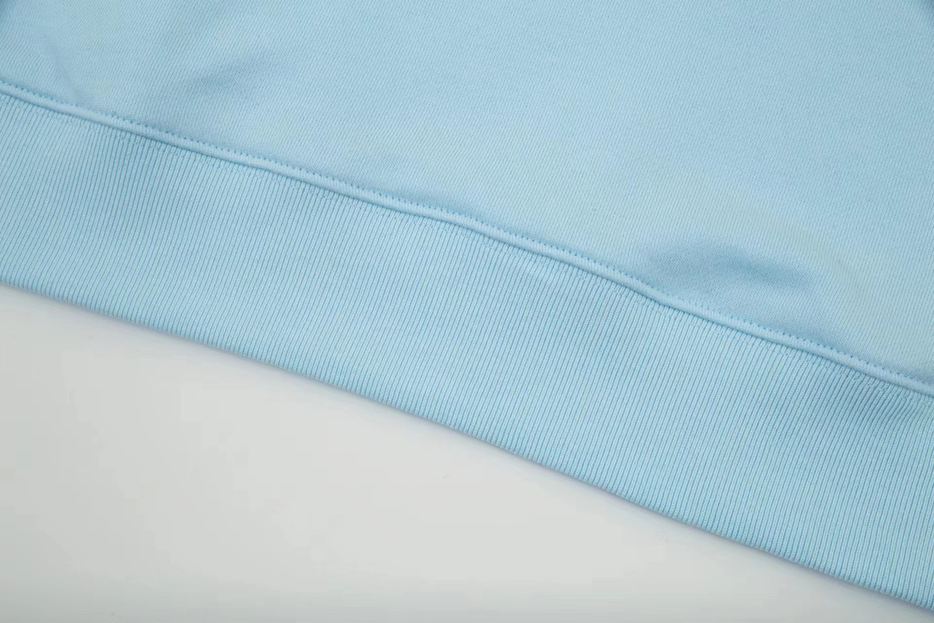 【GUCCI  公式旗艦店】 グッチ 丸首の衛衣 スウェットご好評に付き再入荷！