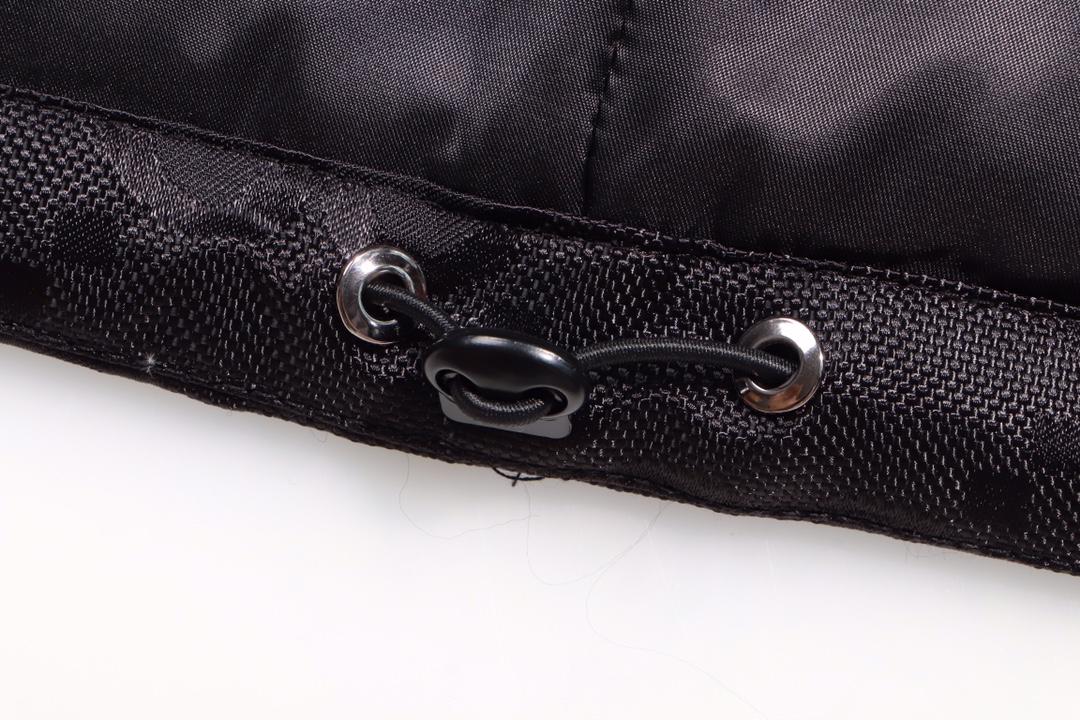 【GUCCI  公式旗艦店】グッチ  ダウンジャケット好評に付き再入荷！