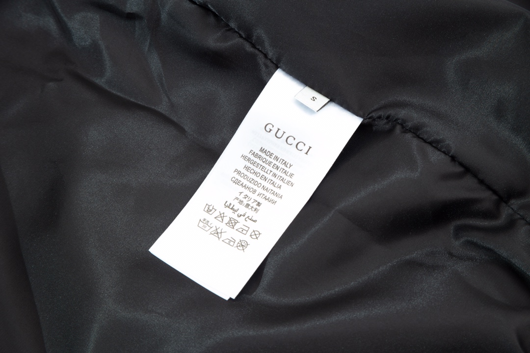 【GUCCI 公式旗艦店】クッチ   ジャケット着好評に付き再入荷！