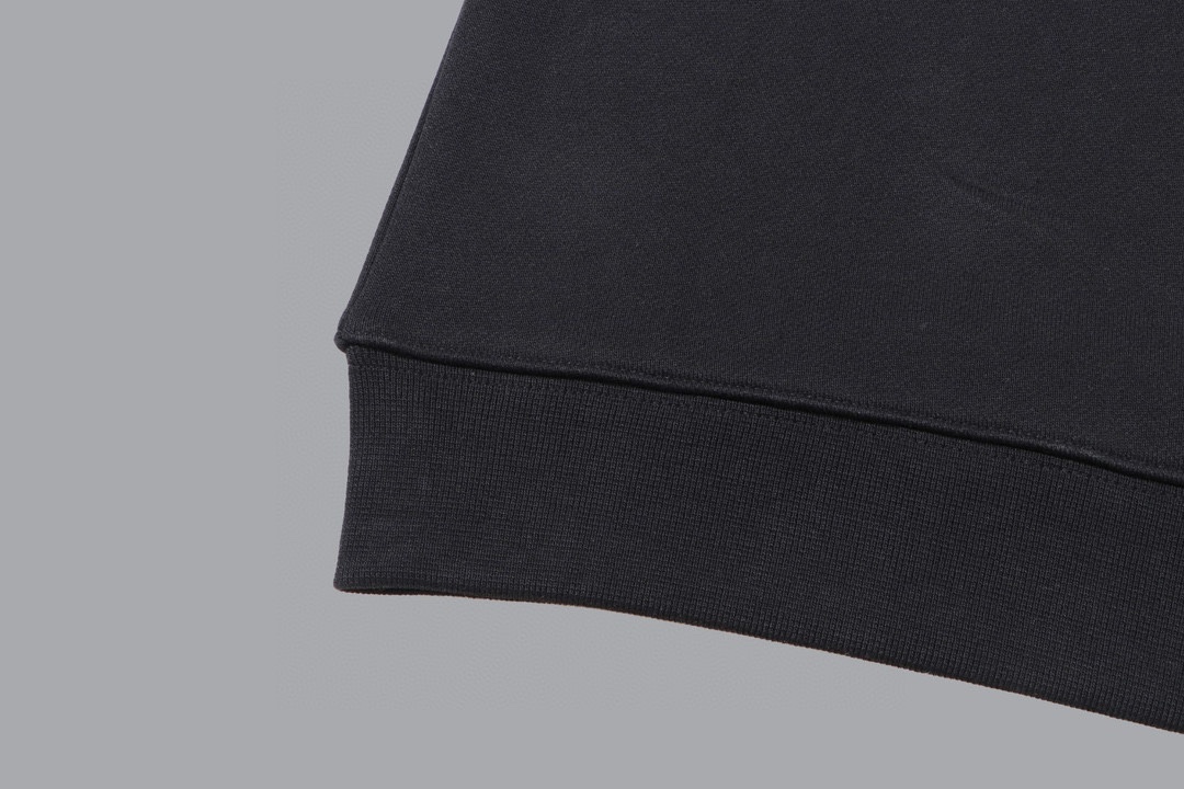 【VERSACE 公式旗艦店】ヴェルサーチ   丸首の衛衣  スウェットご好評に付き再入荷！