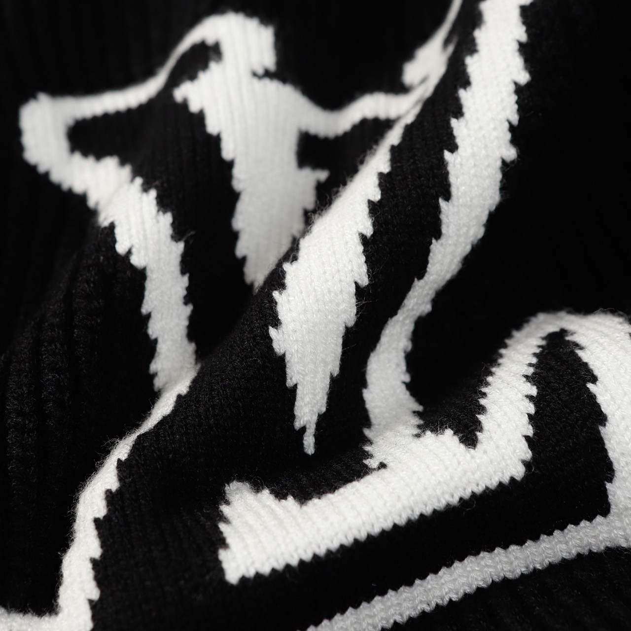 【LOUIS VUITTON  公式旗艦店】ルイヴィトン  セーター好評に付き再入荷！