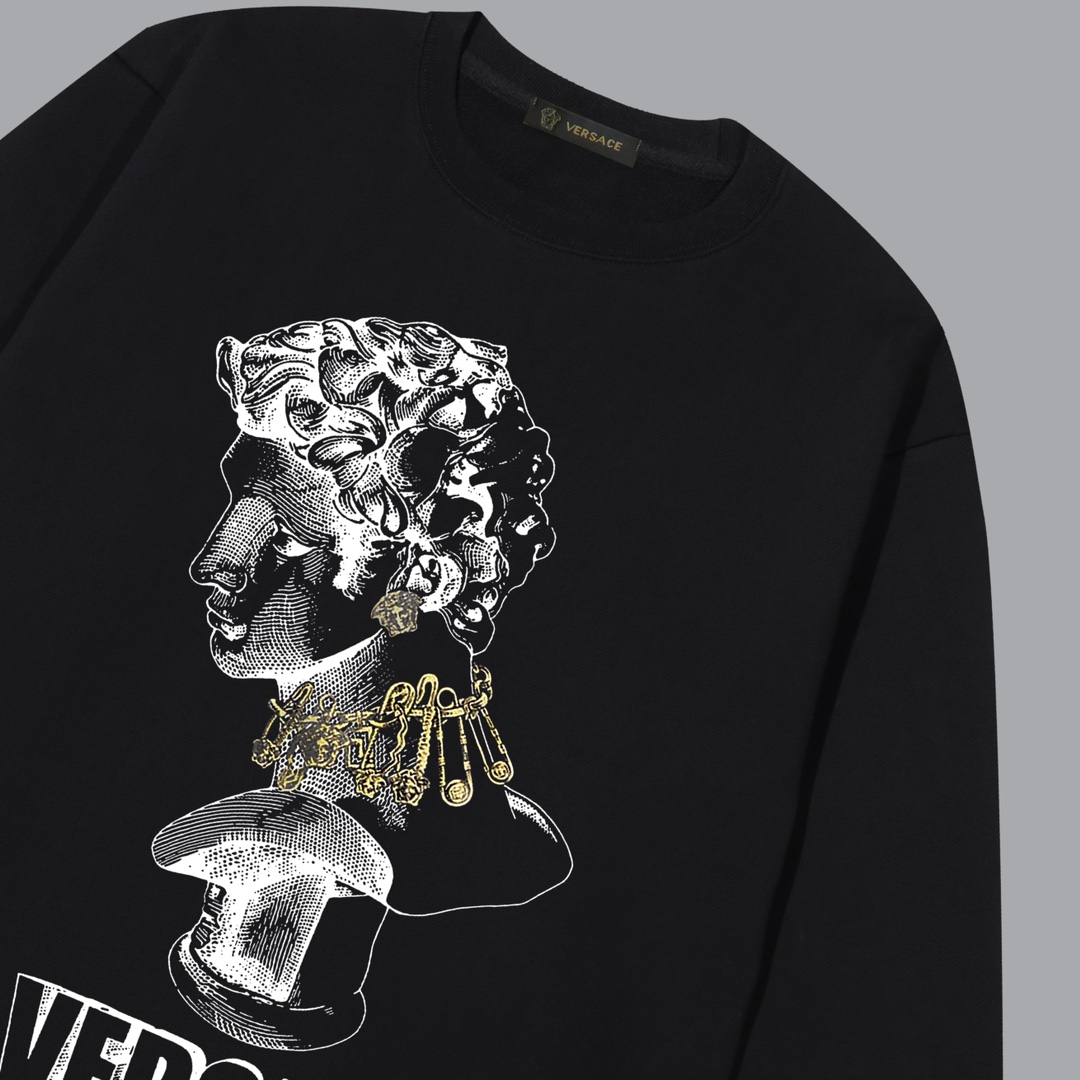 【VERSACE 公式旗艦店】ヴェルサーチ   丸首の衛衣  スウェットご好評に付き再入荷！