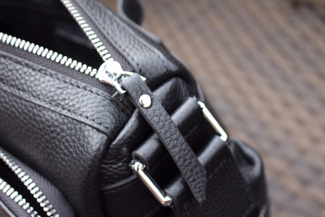 【GUCCI 公式旗艦店】 グッチ 斜めがけバッグ 当日出荷 好評に付き再入荷！31*23*18CM