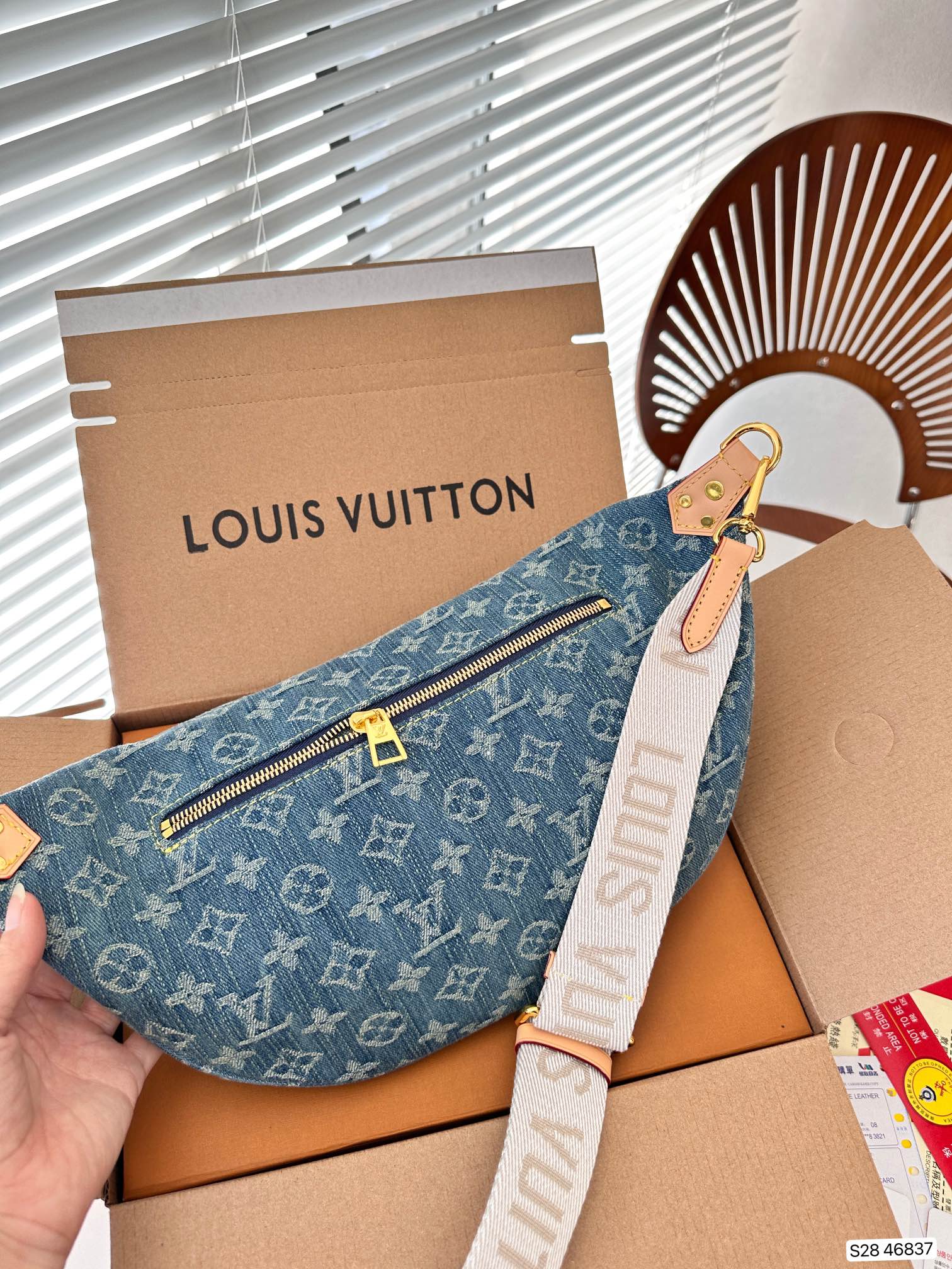 【LOUIS VUITTON  公式旗艦店】ルイヴィトン    ウエストポーチ  当日出荷 好評に付き再入荷！42*19CM