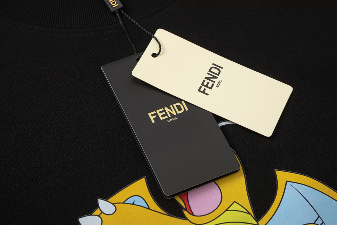 【FENDI公式旗艦店】フェンディ  Tシャツ ご好評に付き再入荷！
