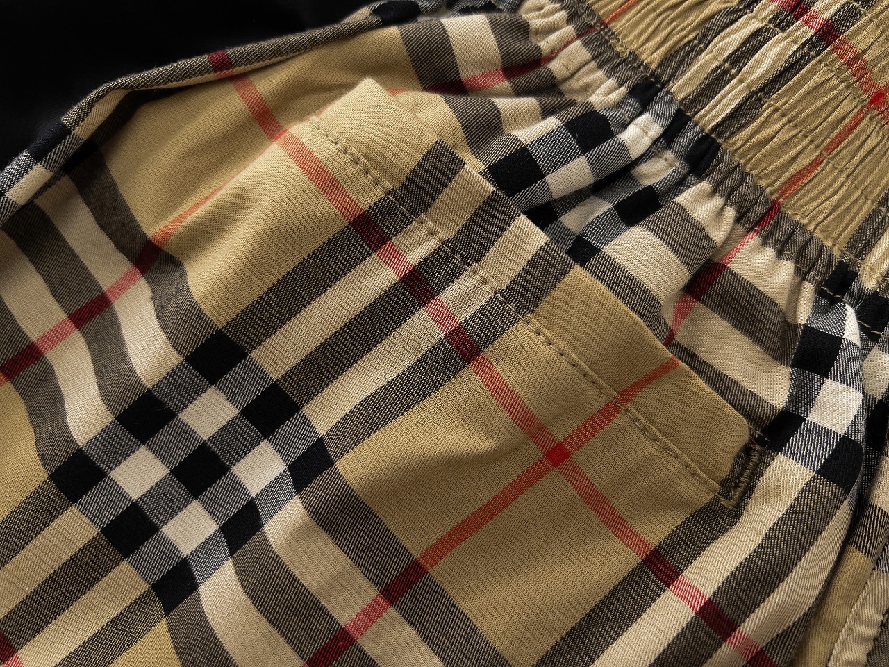 【BURBERRY  公式旗艦店】バーバリー  ショートパンツ  ご好評に付き再入荷！