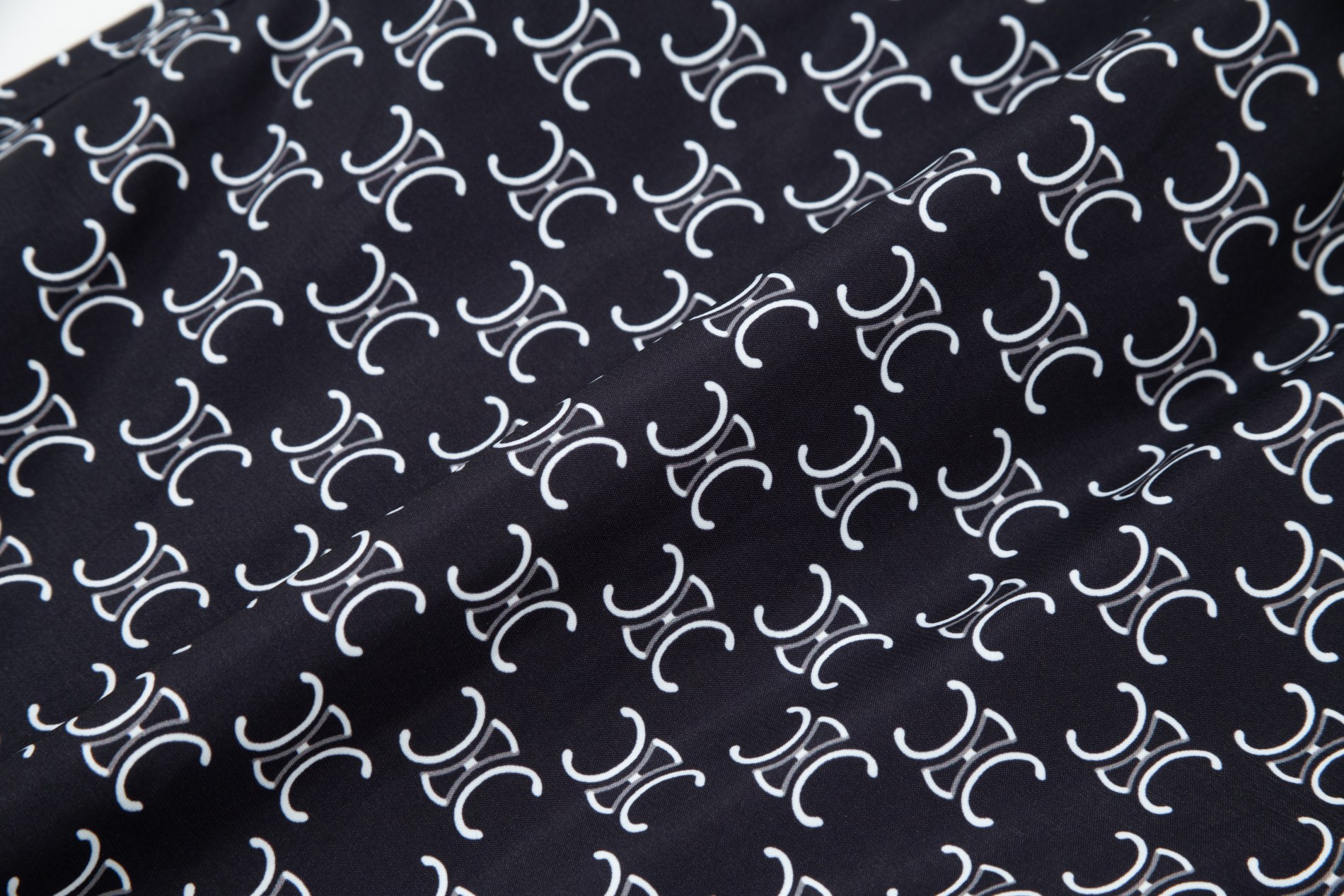 【CELINE  公式旗艦店】セリーヌ   ショートパンツ  ご好評に付き再入荷！