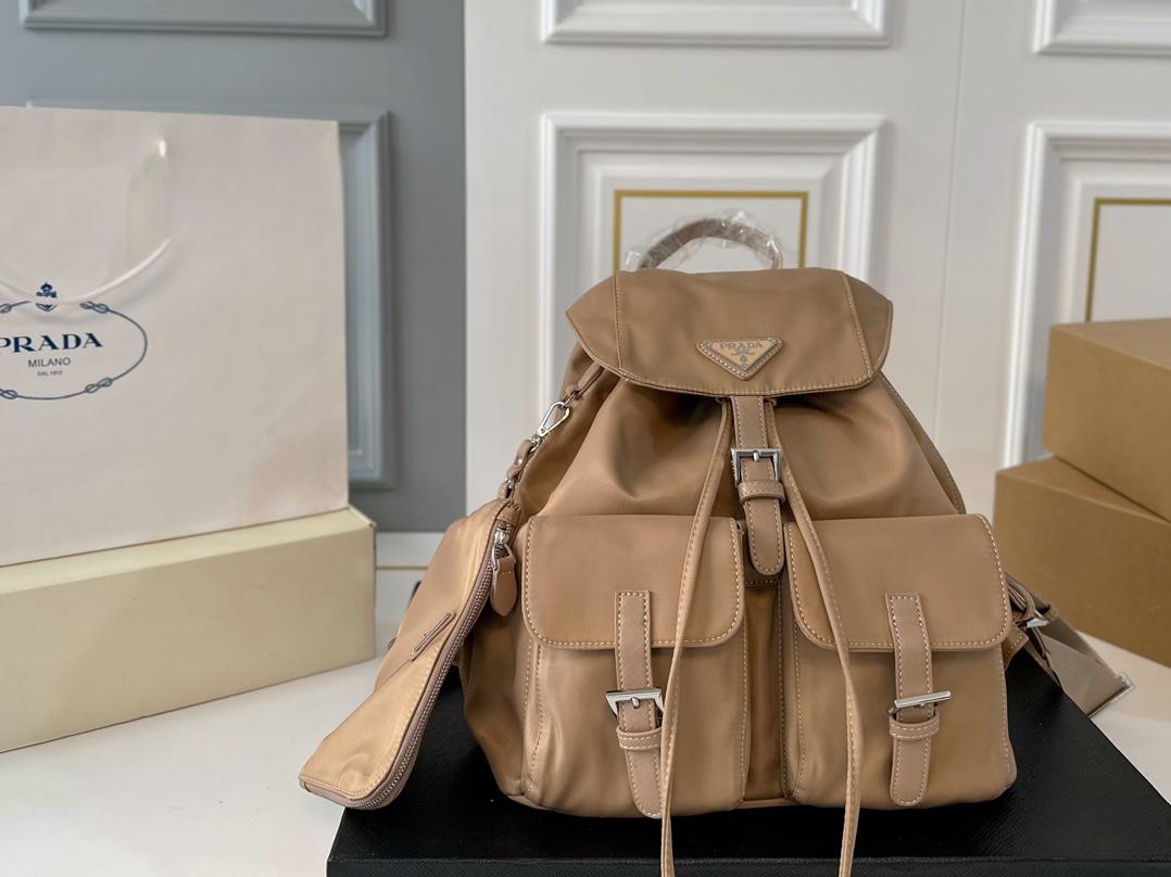 【PRADA  公式 旗艦店】プラダ   リュックサック当日出荷 好評に付き再入荷！30*33CM  240719