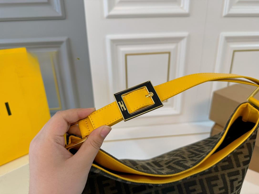 【FENDI  公式旗艦店】フェンディ  ハンドバッグ  当日出荷 好評に付き再入荷！38*35CM  240720