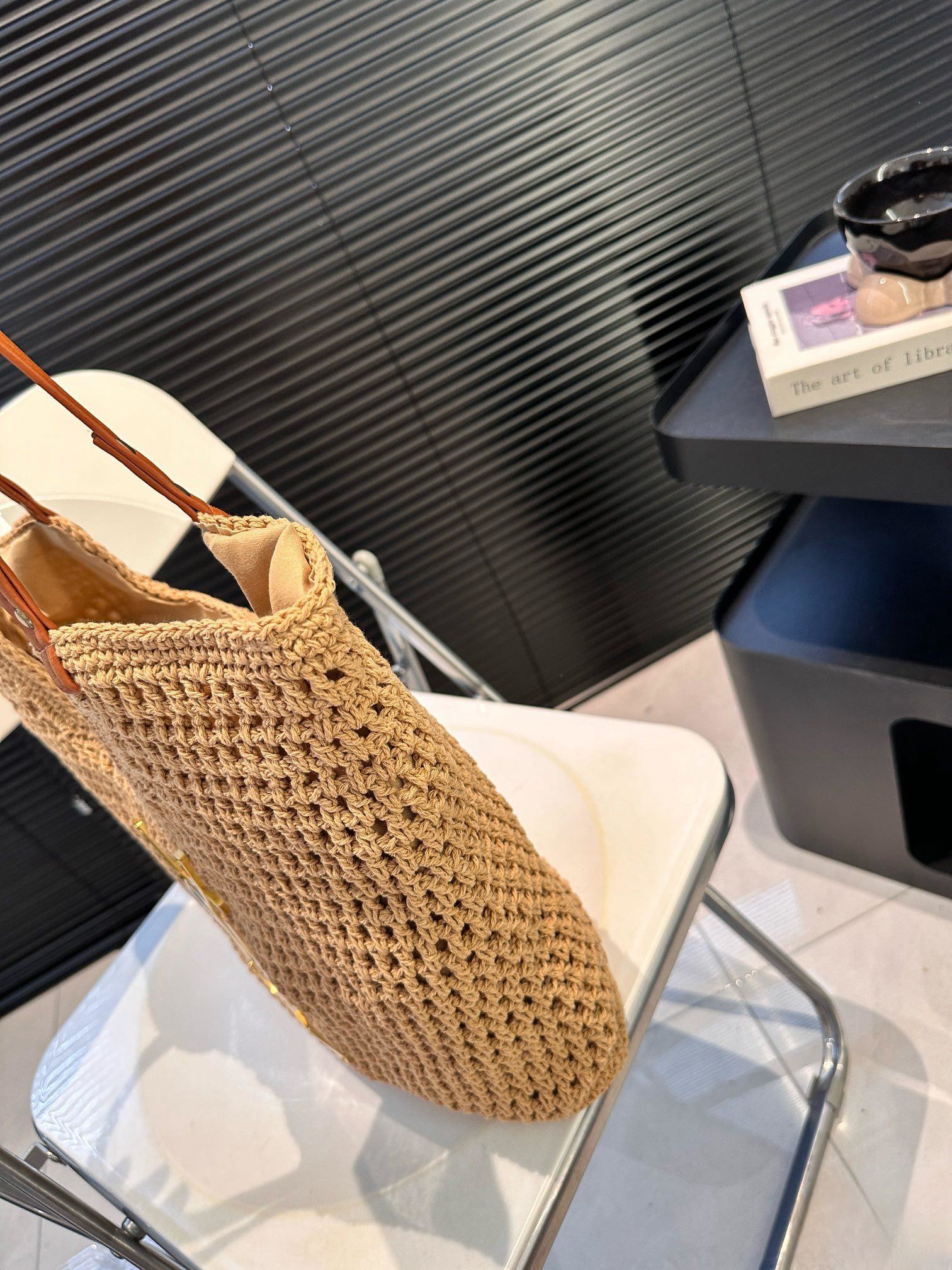 【YSL SAINT LAURENT 公式旗艦店】サンローラン   斜めがけバッグ 当日出荷 好評に付き再入荷！38*32CM  1240722