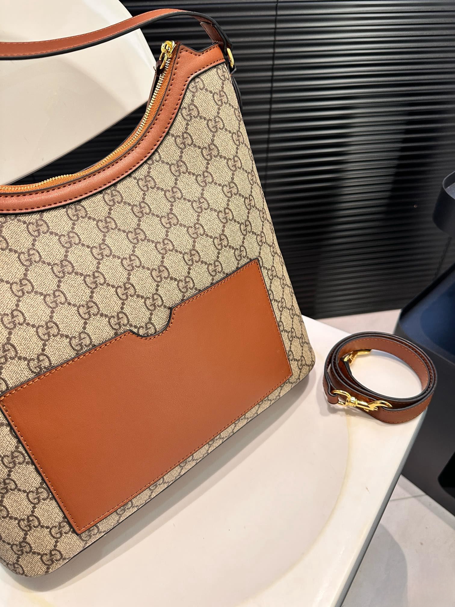 【GUCCI 公式旗艦店】グッチ ハンドバッグ 当日出荷 好評に付き再入荷！32*30CM  240724