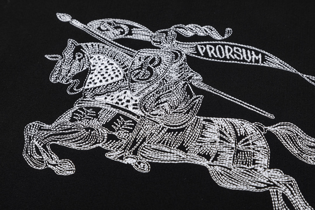 【BURBERRY  公式旗艦店】バーバリー パーカースウェットご好評に付き再入荷！