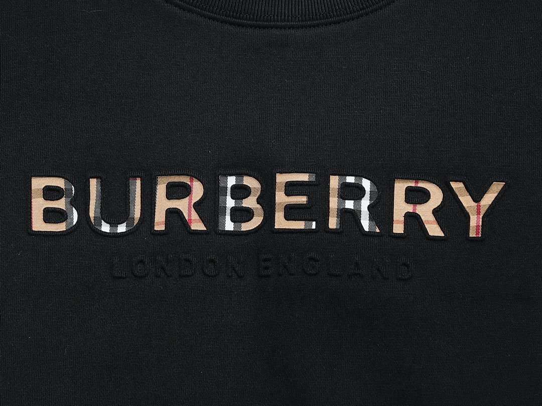 【BURBERRY  公式旗艦店】バーバリー 丸首の衛衣  パーカー ウェットご好評に付き再入荷  240809