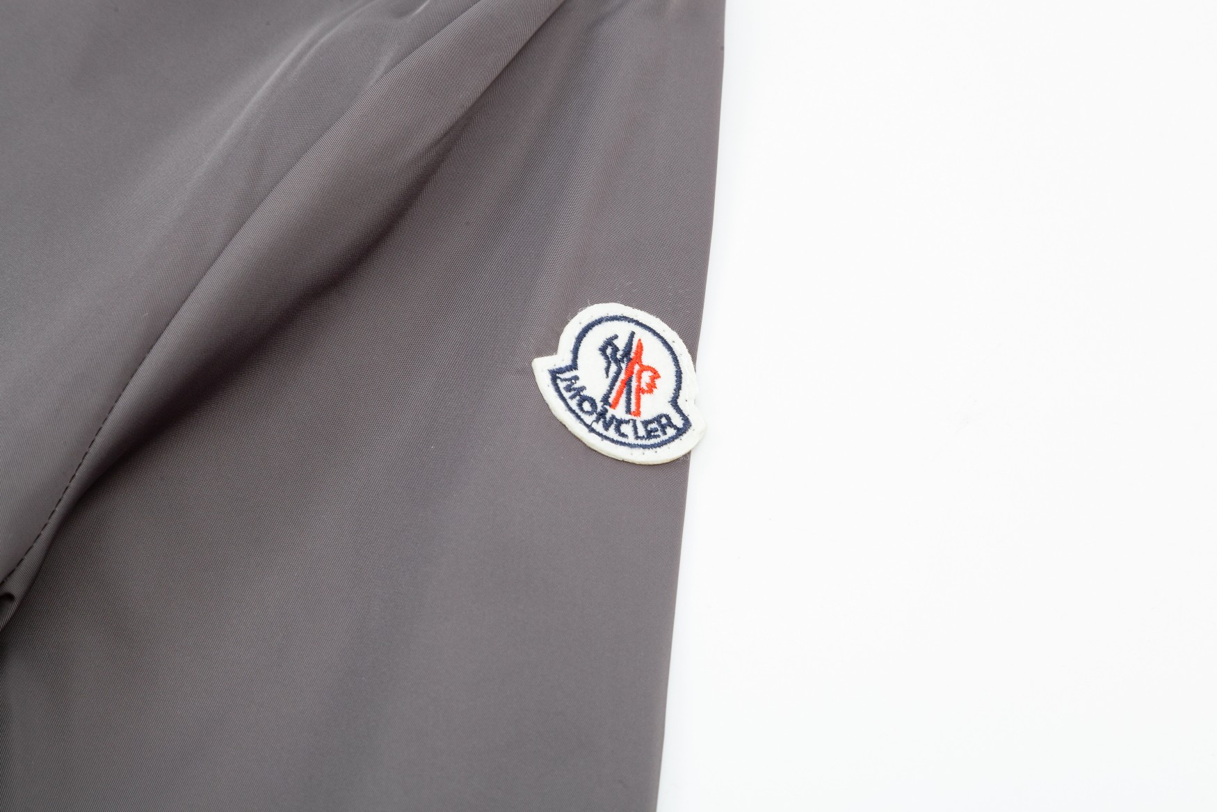 【MONCLER 公式旗艦店】モンクレール ジャケット 好評に付き再入荷！ 240920