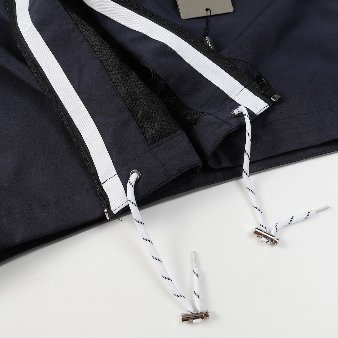 【BALENCIAGA 公式旗艦店】 バレンシアガ  ジャケット着 好評に付き再入荷 240827