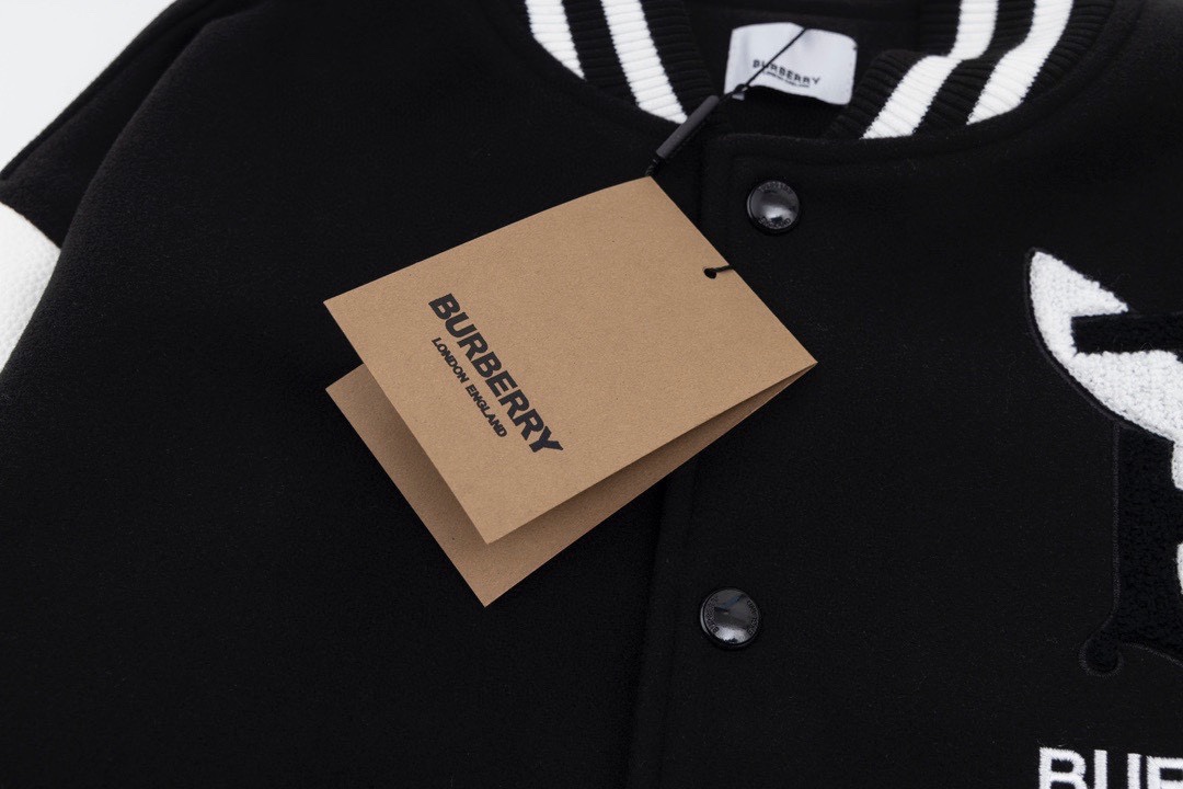 【BURBERRY  公式旗艦店】バーバリー  ジャケット着 好評に付き再入荷 240827