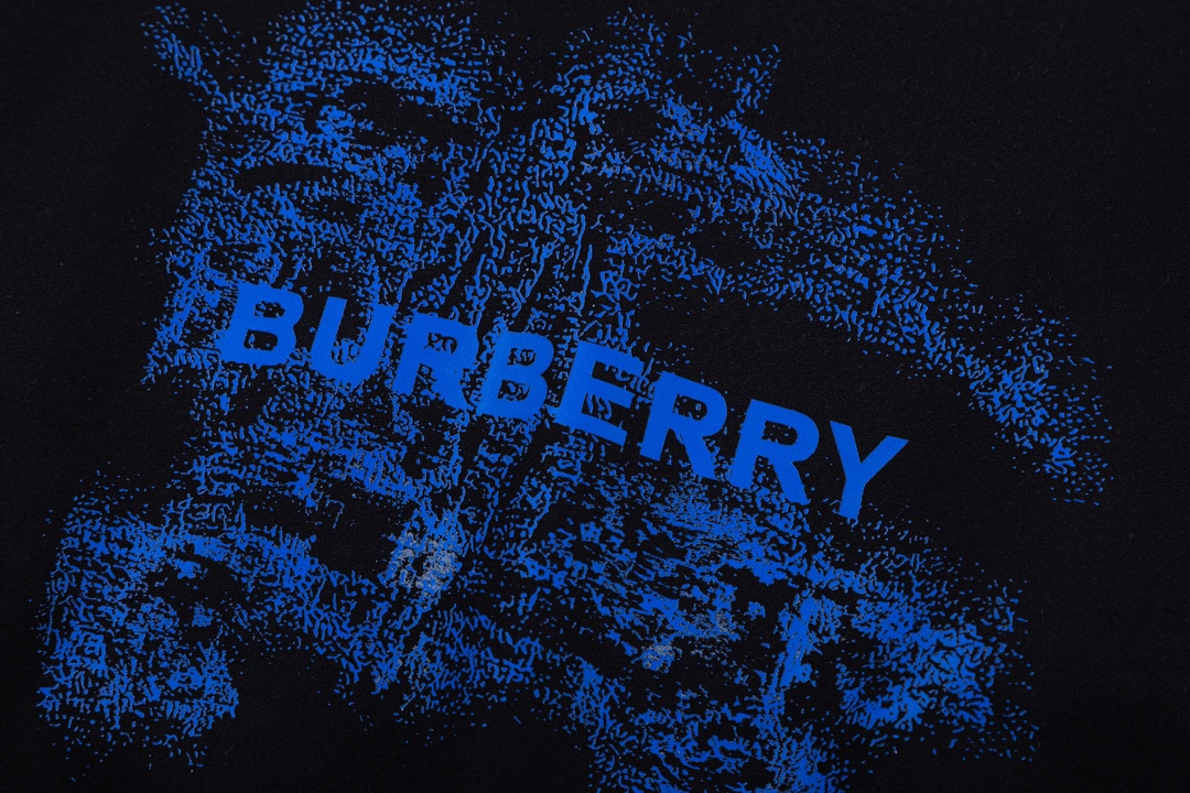 【BURBERRY 公式旗艦店】バーバリー  丸首の衛衣 スウェット ご好評に付き再入荷！