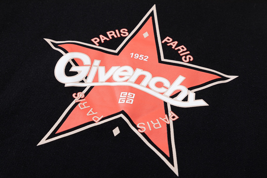 【GIVENCHY 公式旗艦店】ジバンシー 丸首の衛衣 スウェットご好評に付き再入荷 240829