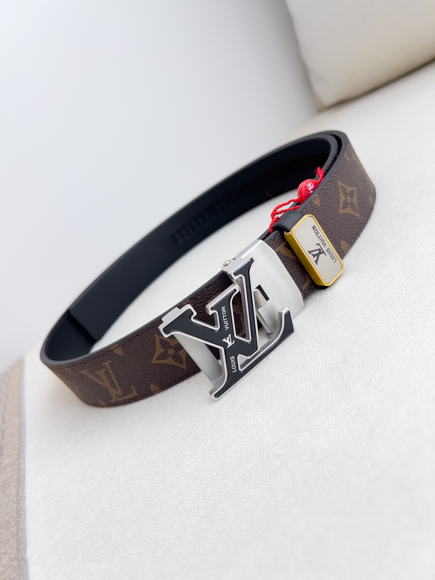 LV【LOUIS VUITTON】(ルイヴィトン) 3.5cmベルト メンズ  240903