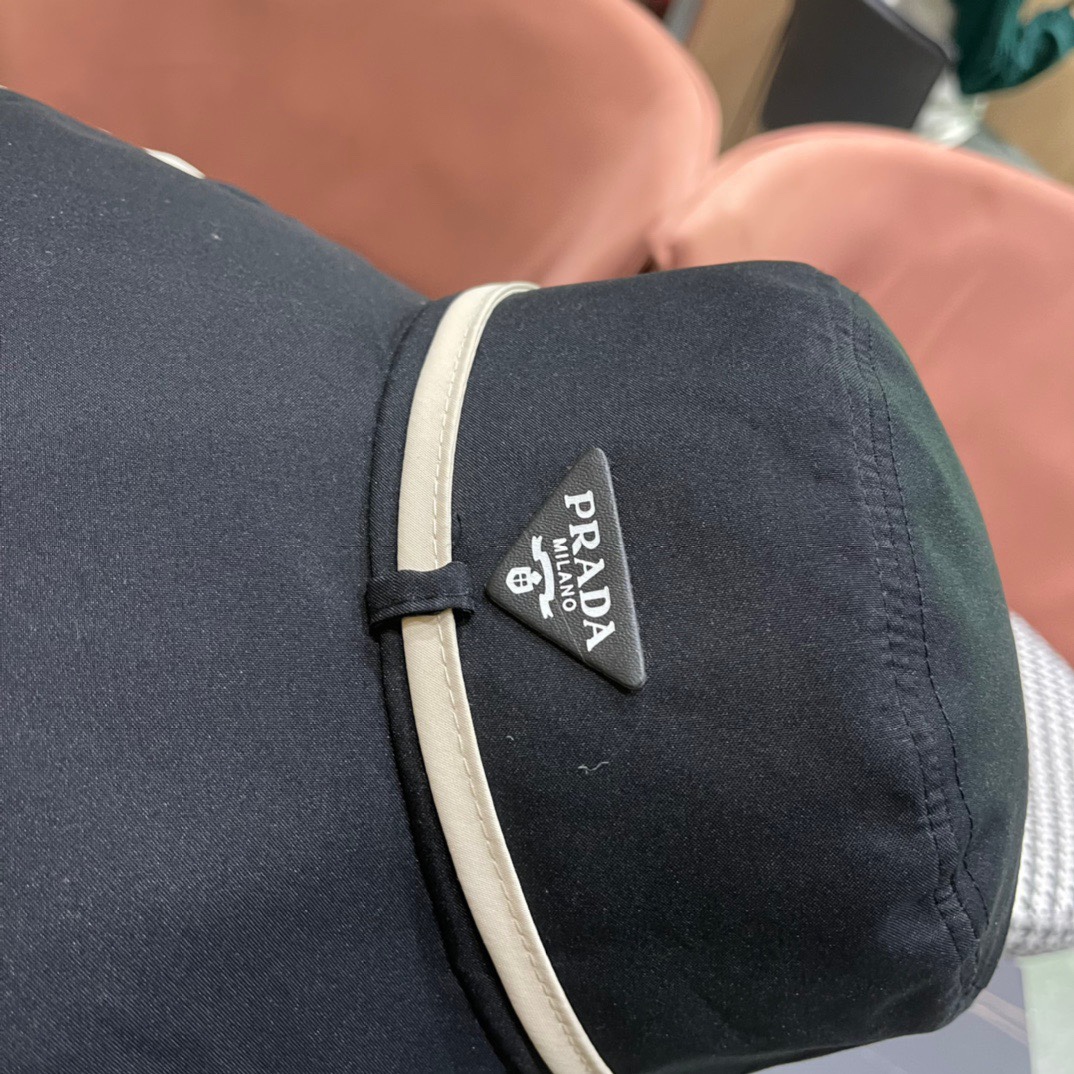 PRADA (プラダ)フィッシャーマンズハット 240904