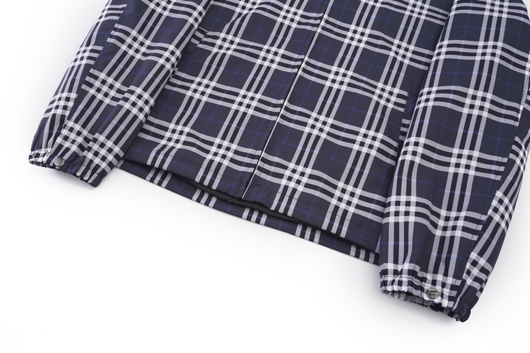 【BURBERRY 公式旗艦店】バーバリー パーカースウェットご好評に付き再入荷！240923