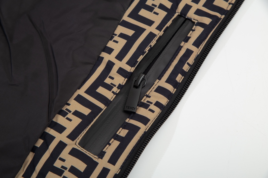 【FENDI】フェンディ ジャケット着ご好評に付き再入荷！240923