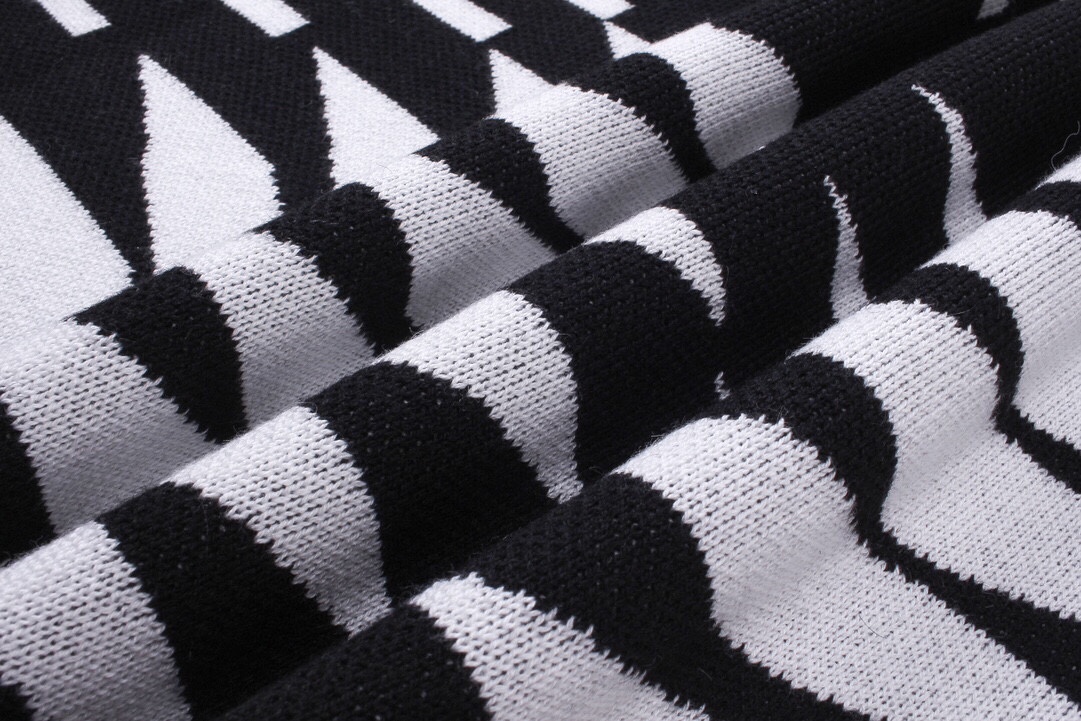 【LOUIS VUITTON 公式旗艦店】ルイヴィトン  セーター好評に付き再入荷！ 240927