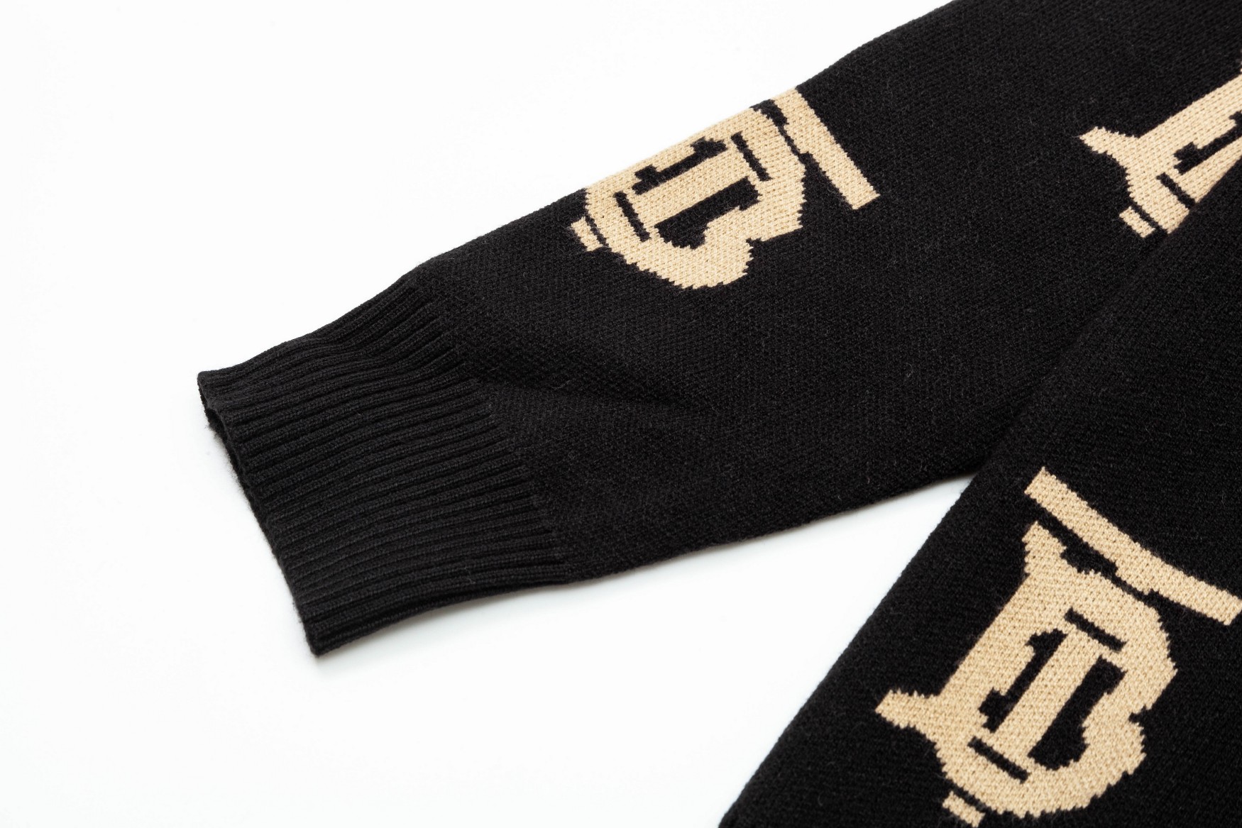 【BURBERRY 公式旗艦店】バーバリー   セーター好評に付き再入荷！ 240930