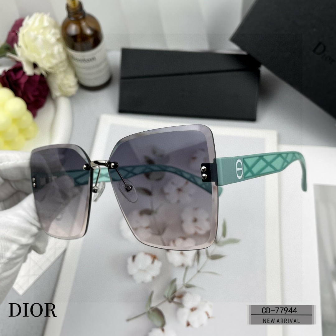 DIOR( ディオール ) サングラス  241012