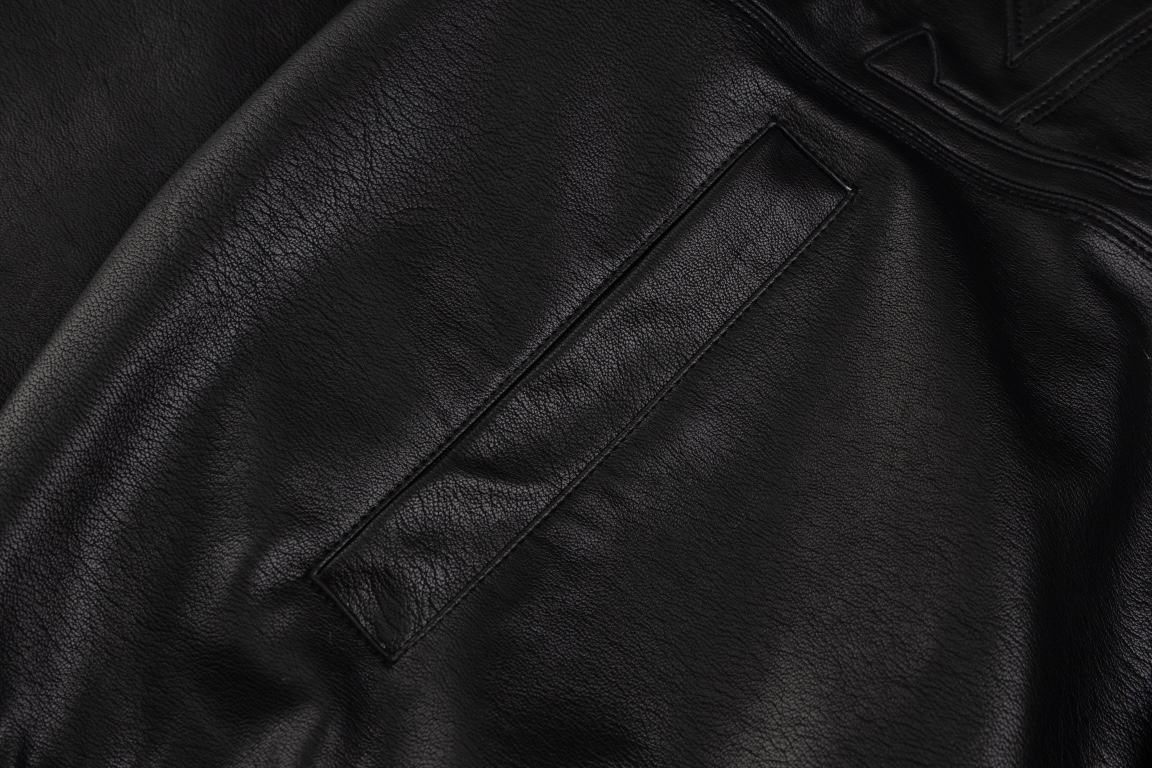 【LOUIS VUITTON  公式旗艦店】ルイヴィトン  ジャケット着 好評に付き再入荷！